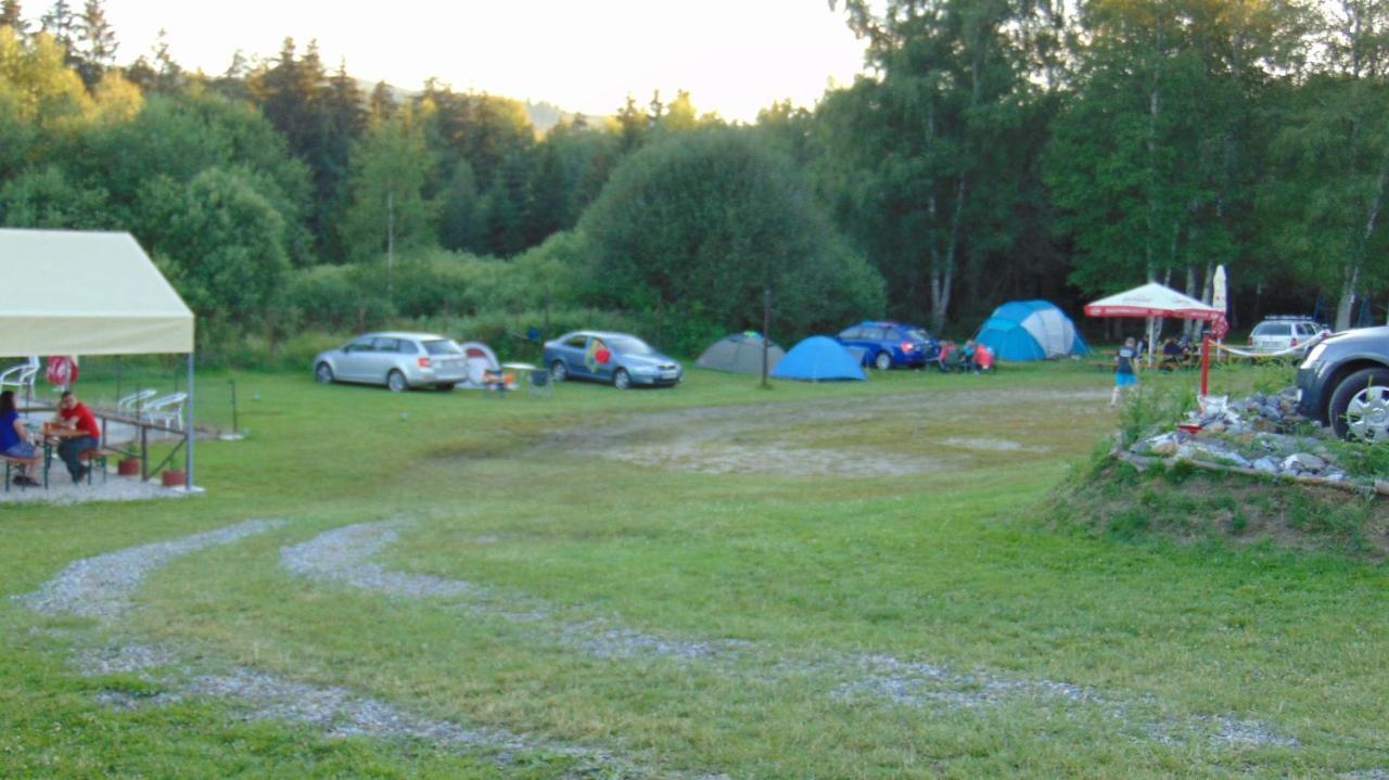 Retro Kemp Pod Boubinem Hotel Horni Vltavice Bagian luar foto